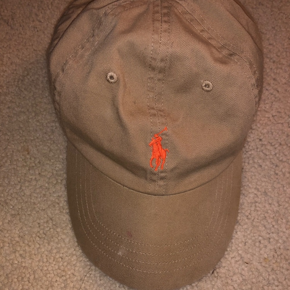 Polo tan hat